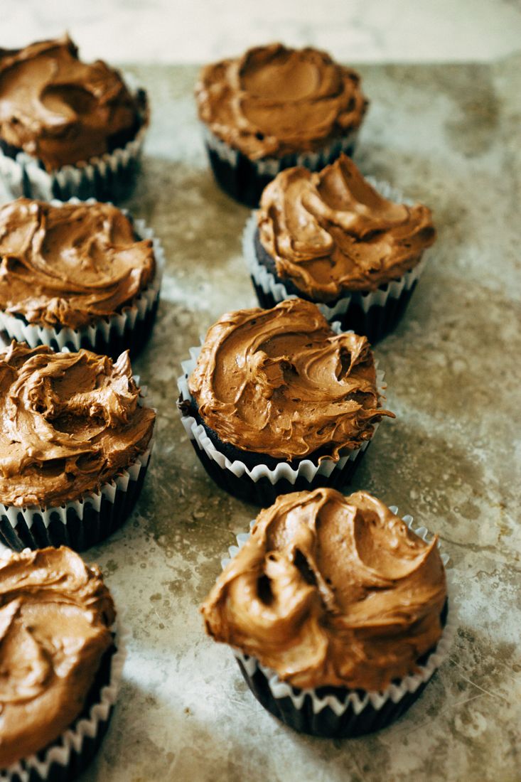 Keto Frosted Chocolate Cupcakes