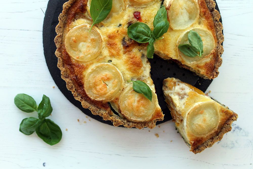 Low Carb Goats Cheese, Zucchini And Red Pepper Tart