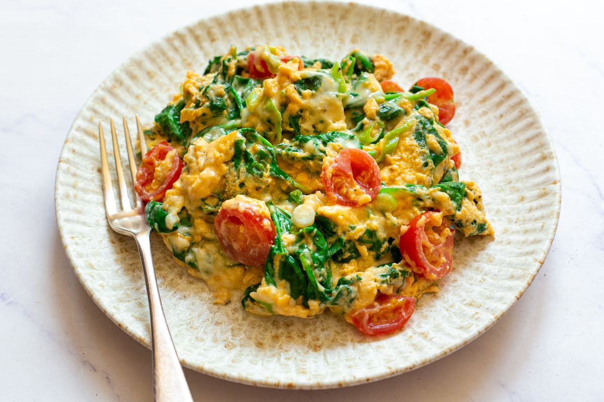 Low calorie easy scrambled eggs (microwave recipe)