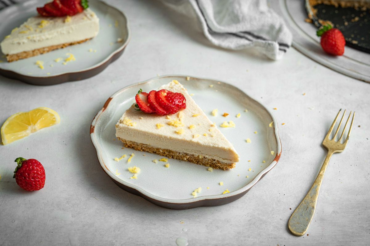 No-Bake Vegan Low Carb Lemon Cheesecake