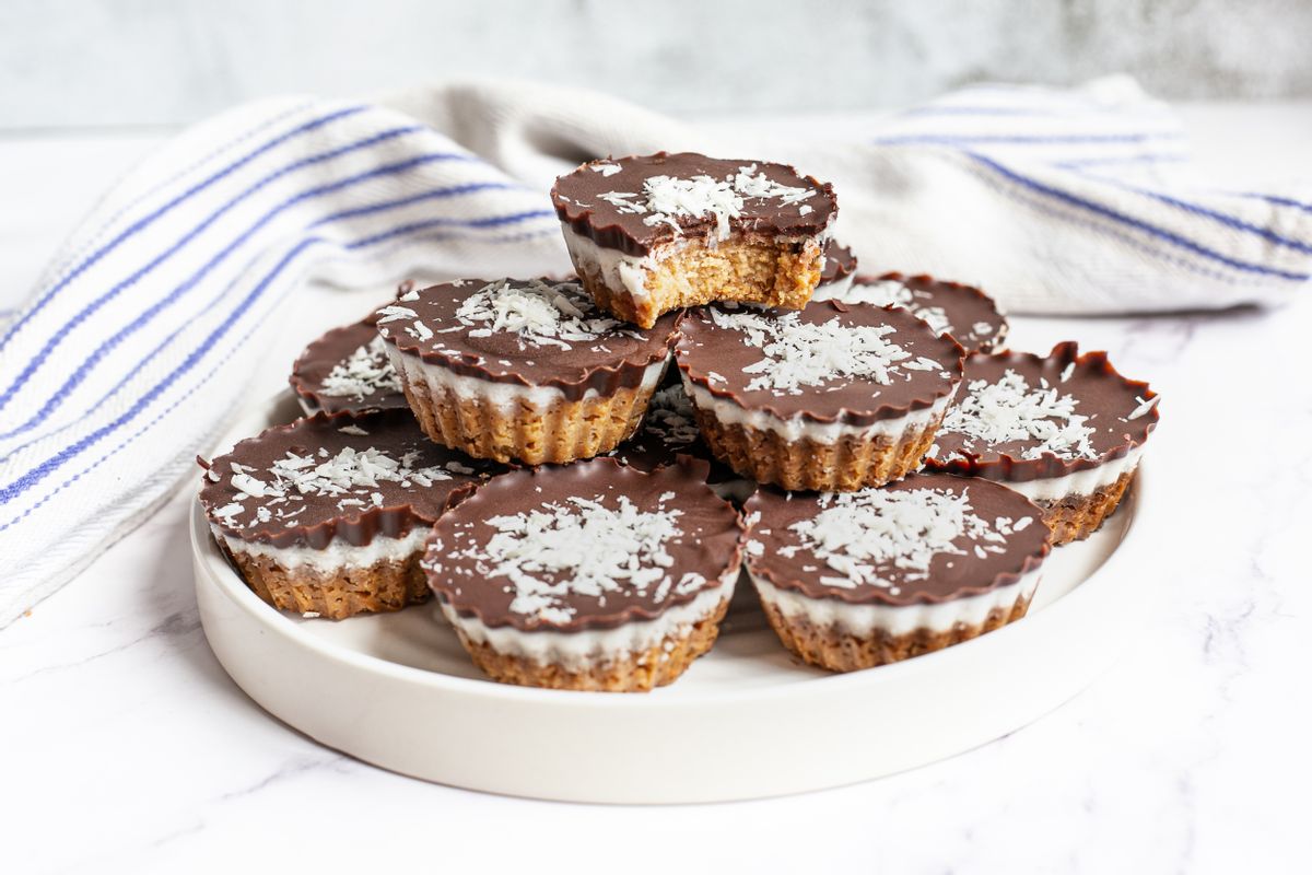 Eco-Keto Coconut and Chocolate Cookie Cups