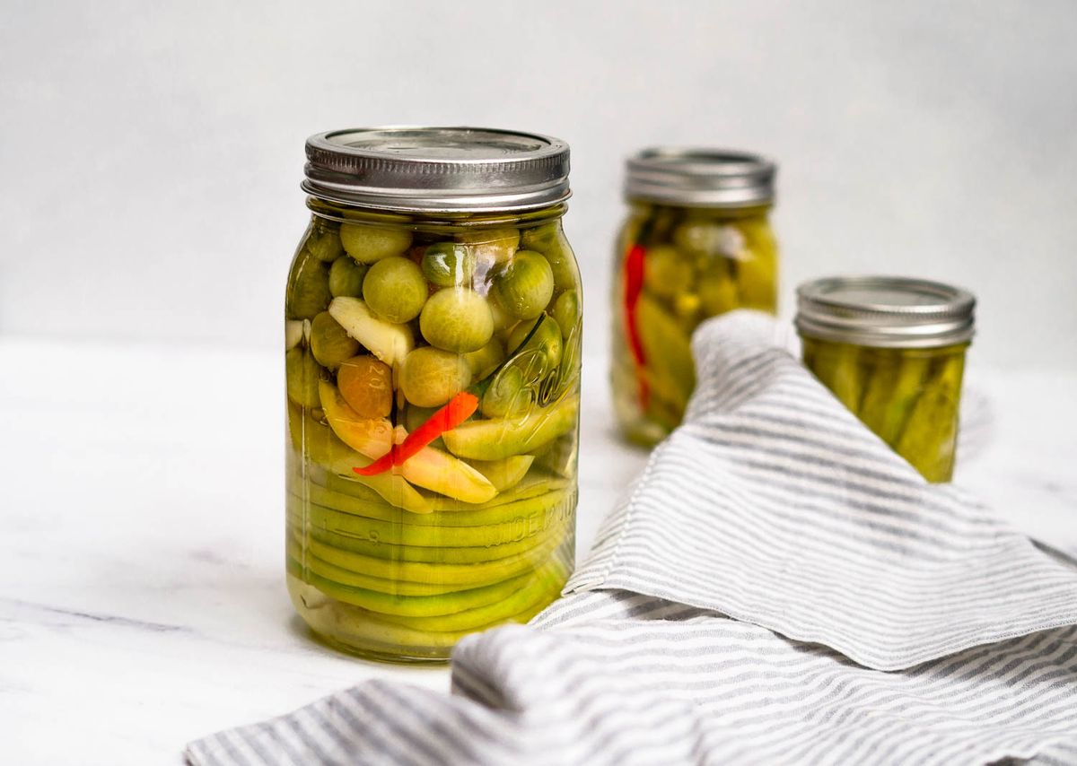 Keto Pickled Green Tomatoes