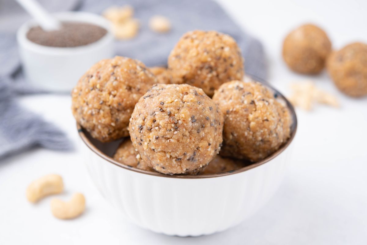 5-Minute Keto Vegan Fat Bombs