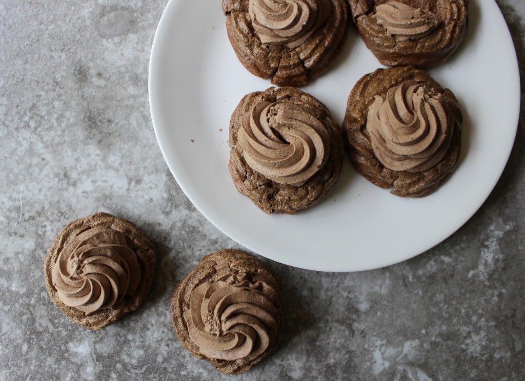 Low Carb Chocolate Pavlovas