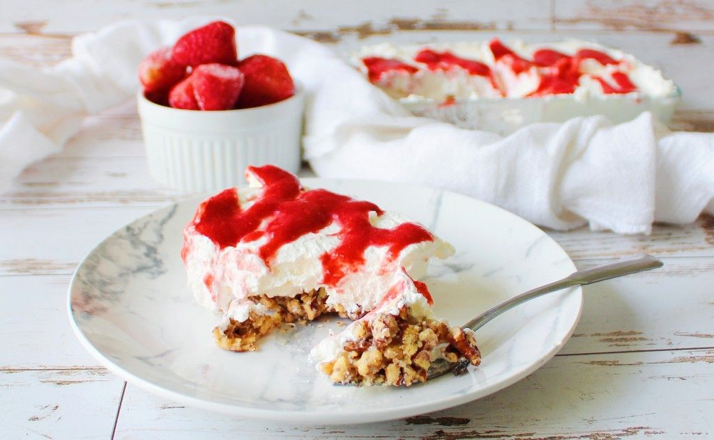 Low Carb Strawberry Pecan Salad