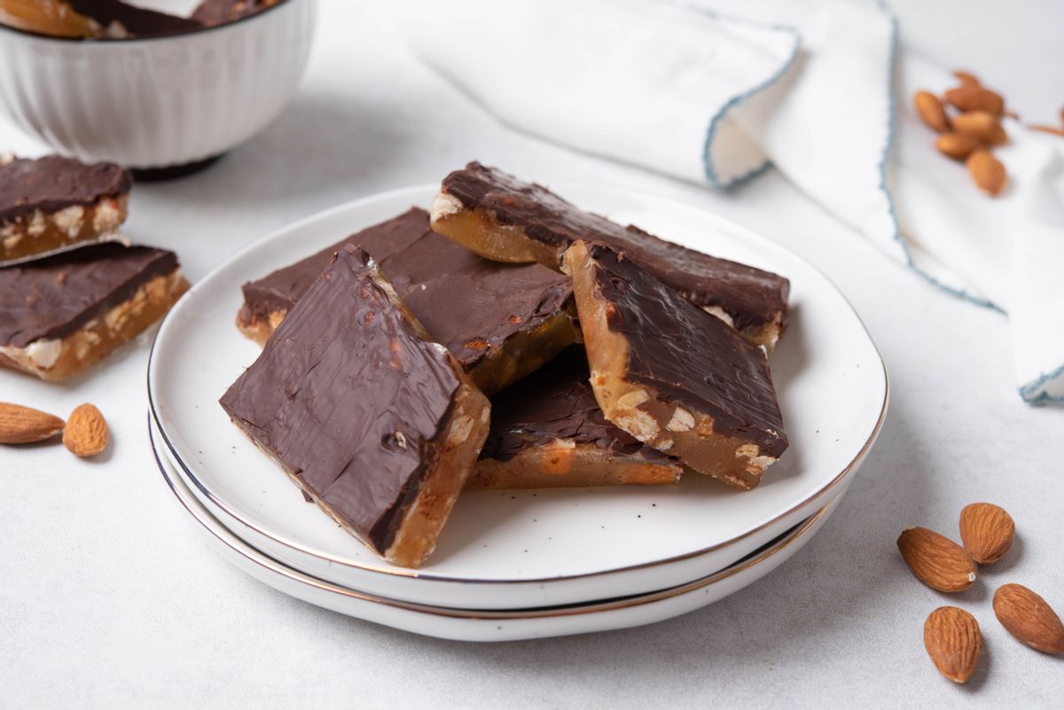 Easy Keto 4-Ingredient English Toffee