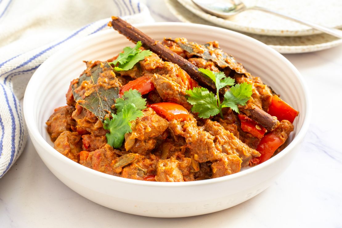 Indian Chicken Curry in Balti Dish Stock Image - Image of cilantro, spicy:  43242171