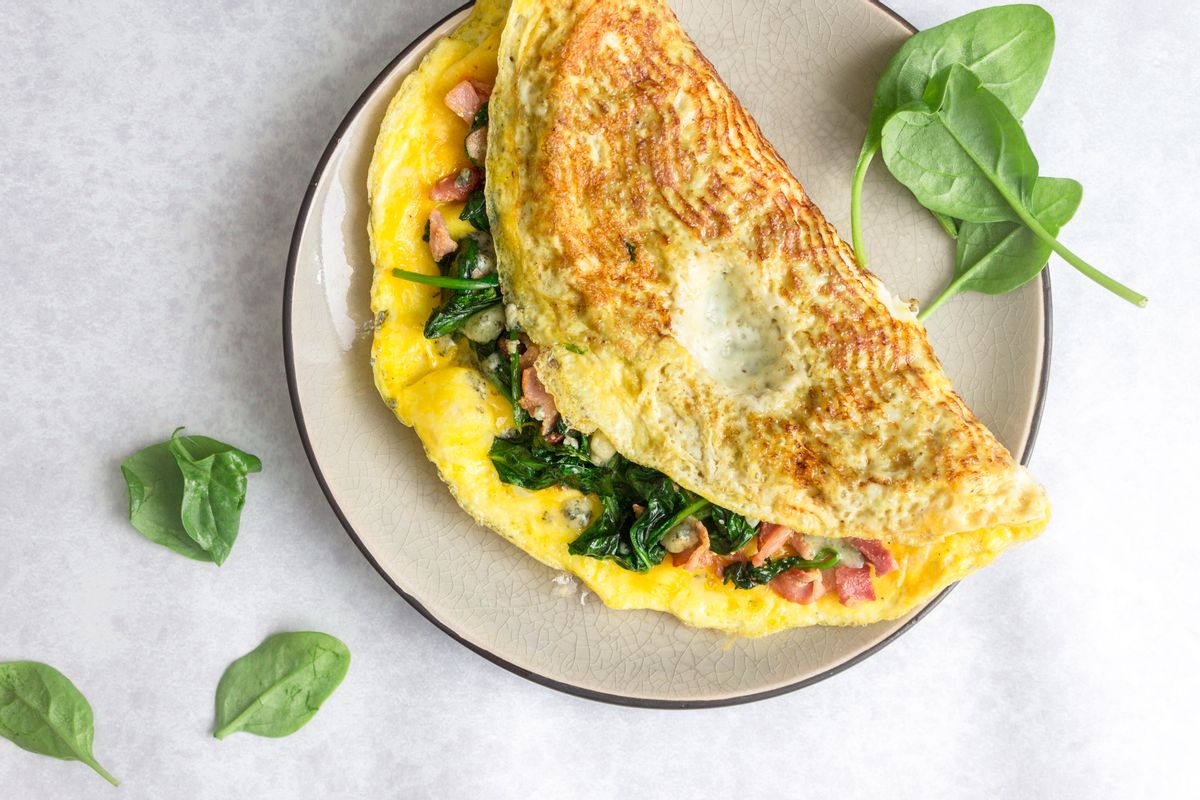 Keto Bacon, Blue Cheese and Spinach Omelette