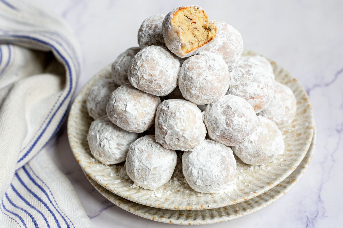 Easy Keto Mexican Wedding Snowball Cookies